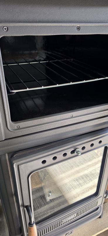 Vedkomfyr 8010CR HJØRNE koketopp bakerovn 7kW sideglass høyre