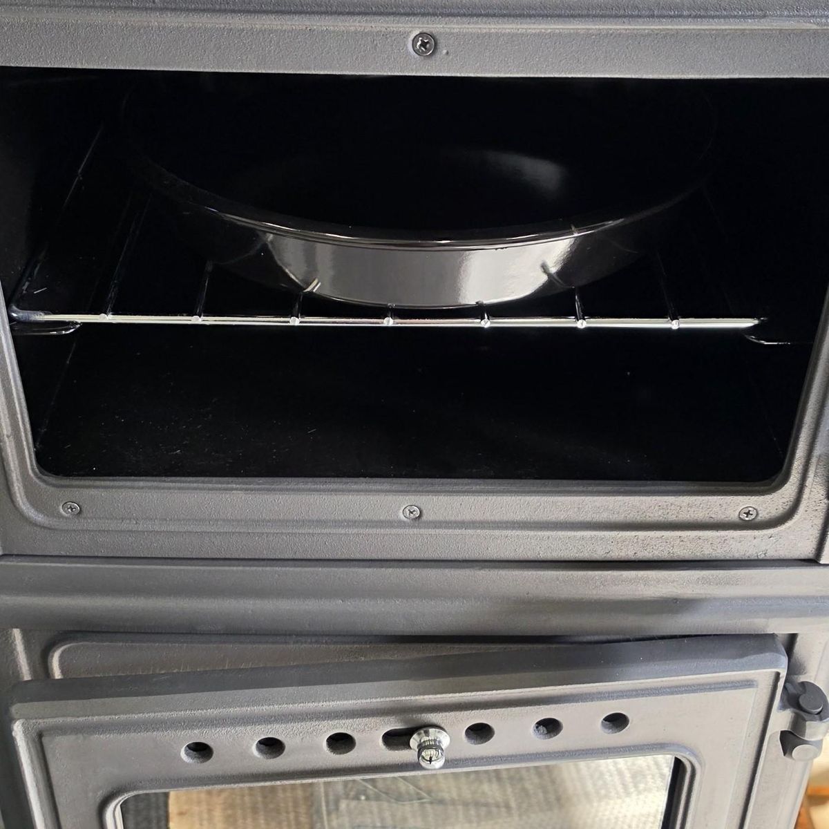 Vedkomfyr 8010CR HJØRNE koketopp bakerovn 7kW sideglass høyre