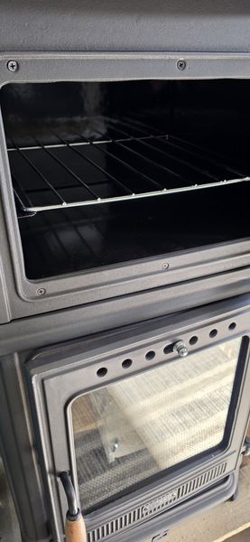 Hovedbilde Vedkomfyr Modell 8010 koketopp bakerovn 7kW 